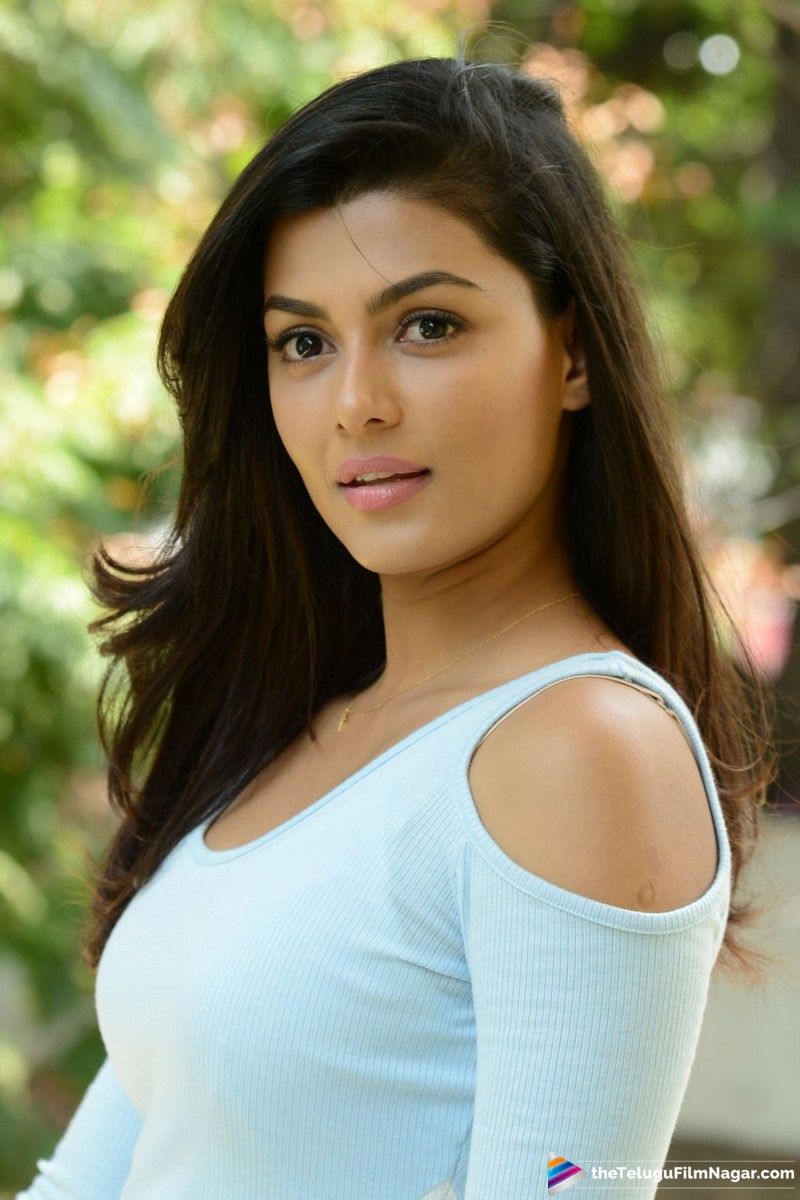 Anisha Ambrose Interview Stills @ Fashion Designer S/o 