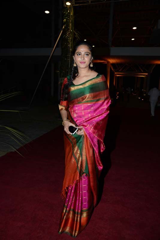 Anushka Shetty in Transparent Red Saree | Zeenat