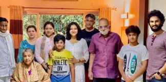 Superstar Krishna Spends Quality With Daughter, Sons And Grandchildren - View Pic